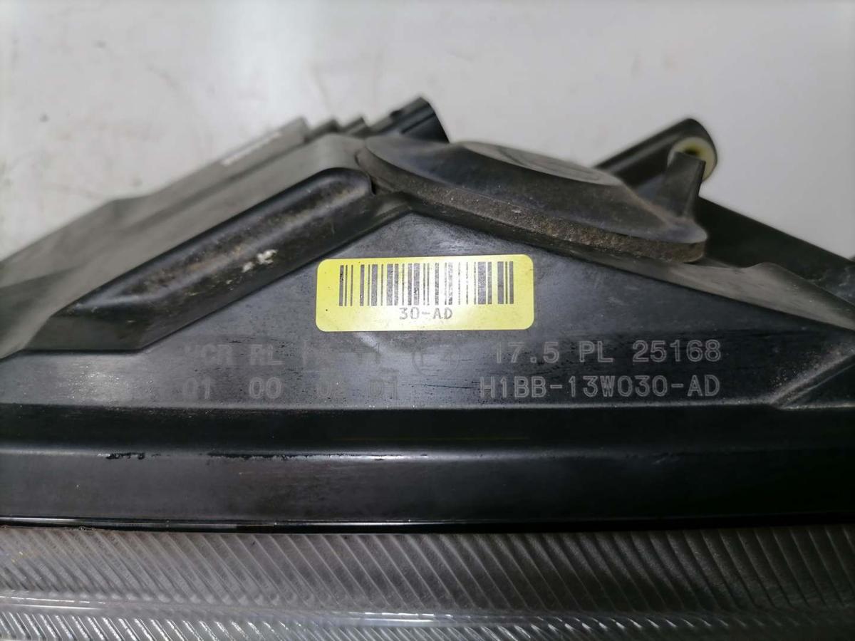 Ford Fiesta MK7 original Scheinwerfer vorn links Halogen Bj.2018